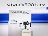 Erstmals sehen wir das Vivo X300 Ultra als neues Zeiss-Kamera-Flaggschiff auch für den globalen Markt.
