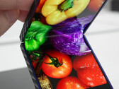 Sharp liefert bald ein neues faltbares OLED-Panel. (Bild: AV Watch)