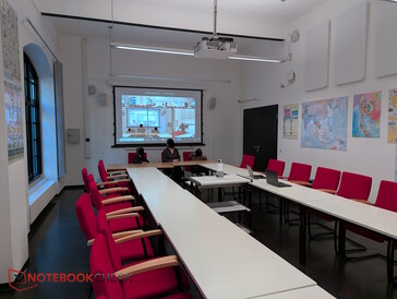 Der Seminarraum, Zoom-Teilnehmer kommt noch dazu