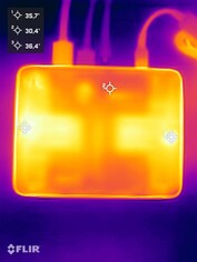 Asus NUC 15 Pro+ beim Stresstest (Oberseite)