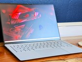 Das Asus Expertbook Ultra B9406 ist jetzt offiziell in Deutschland und Österreich verfügbar - zu Preisen ab etwa 2.700 Euro. 