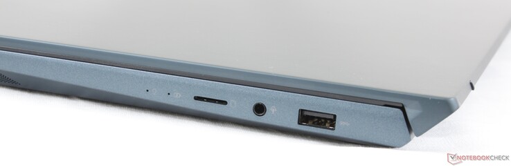 Rechts: microSD-Kartenleser, kombinierter 3,5-mm-Audioanschluss, USB 3.1 Gen. 1 Typ-A