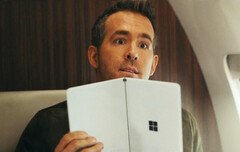 Das Microsoft Surface Neo sollte das Notebook der Zukunft werden, das Gerät wurde aber schon vor dem Launch eingestampft. (Bild: Netflix)