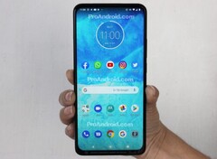 Das erste Motorola Randlos-Handy mit Pop-Up-Kamera wird ein Premium-Midranger.