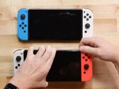 Das Nintendo Switch (OLED-Modell) kommt mit ein paar interessanten internen Änderungen. (Bild: iFixit)
