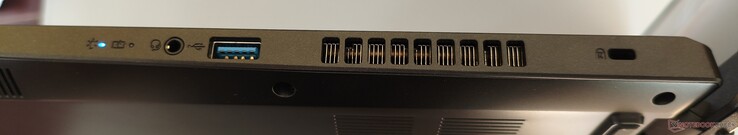 rechte Seite: Line-Out/In, USB-A 3.0, Kensington Lock