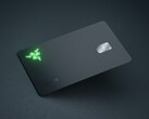Die Premium-Prepaid-Karte von Razer besitzt ein grün leuchtendes Logo – schick! (Bild: Razer)