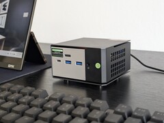 GMKtec EVO-X1 Mini-PC-Test: Neues kantiges Design mit Oculink und Ryzen AI 9