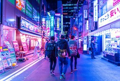 In Akihabara gibt es zahlreiche Geschäfte für gebrauchte Spiele und Konsolen. (Bild: Jezael Melgoza)