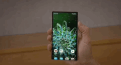 Motorola hat zur Lenovo Tech World 2022 den Prototyp eines ausrollbaren Smartphones präsentiert. (Bild: Motorola)