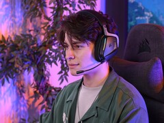 Void v2 Max: Gaming-Headset startet mit Flip-Mikro, Raumklang und Beleuchtung (Bildquelle: Corsair)