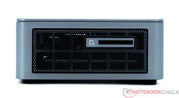 linke Seite: SD-Kartenleser (UHS-II-Support)