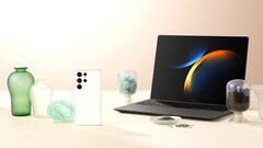 Verbergen sich mehr als nur Sicherheitsupdates im August-Patch, der mit 1,4 Gigabyte Größe ungewöhnlich groß ausfällt? (Bild: Samsung)