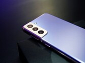 Das Samsung Galaxy S21 erhält als erstes Smartphone Zugriff auf One UI 4 auf Basis von Android 12. (Bild: Anh Nhat)