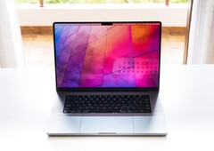 Die Notch des MacBook Pro kann mit einer neuen App zum Übertragen von Dateien genutzt werden. (Bild: Rahul Chakraborty)