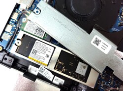Die M.2-SSD ist erst nach dem Entfernen der Abdeckung zugänglich