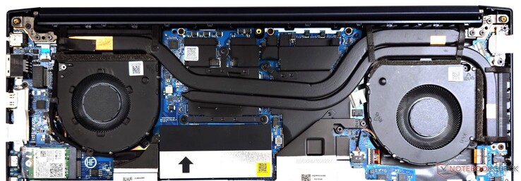 Das VivoBook Pro 16 nutzt ein Dual-Lüfter-System mit 2 Heatpipes