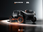 Der Navimow H5 Pro fährt mit einem speziellen Arm für den Randschnitt vor.