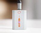 Der Akku von Falcam kann direkt über ein USB-C-Kabel geladen werden.