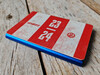 Größenvergleich: Samsung PSSD T7 und eine Eintrittskarte im Scheckkartenformat (Foto: Daniel Schmidt)