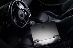 MSI orientiert sich beim Design des GT76 Titan Gaming-Laptop am klassischen Rennwagen-Design. (Bild: MSI)