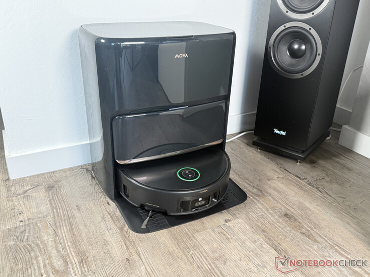 Mova Z60 Ultra Roller Complete beim Laden