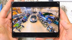 Auf der Suche nach Titan zerlegt Zack Nelson vom JerryRigEverything's Youtube-Channel das Samsung Galaxy Z Fold8.