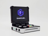 Der "Nintendo GameCube Advance" ist endlich Realität, dank eines bastelfreudigen YouTubers. (Bild: GingerOfOz, YouTube)
