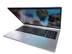 Mit dem HP EliteBook 855 ist aktuell ein 15 Zoll messendes Refurbished-Notebook ab 239 Euro bestellbar (Bildquelle: Marius Schell)