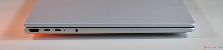 links: HDMI, 2x Thunderbolt 4, 3,5-mm-Audioanschluss