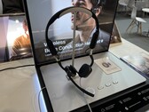 Das Openmeet-Headset von Shokz auf der ISE 2025. (Bildquelle: Andreas Sebayang/Notebookcheck.com)