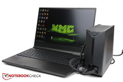 Kühler, leiser, schneller - Gaming mit Wasserkühlung im Schenker XMG Neo 15