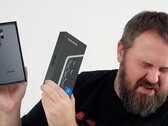 Zwei Youtuber zeigen das Samsung Galaxy S26 Ultra vor dem Launch im Hands-On, einer ist schwer enttäuscht.