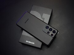 Neben vielen weiteren Galaxy Smartphones bekommt natürlich auch das Samsung Galaxy S21 Ultra den monatlichen Sicherheitspatch für Oktober 2021 (Bild: Anh Nhat)