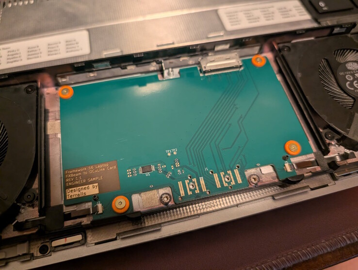 Der Framework Laptop 16 kann mit einer externen Grafikkarte genutzt werden (Bildquelle: Filip)