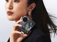 Das Oppo Find N3 Flip setzt auf ein großes Zweitdisplay im Hochformat. (Bild: Oppo)