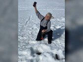 Ein iPhone 11 Pro hat 30 Tage im Eiswasser überlebt. (Bild: CTV News)