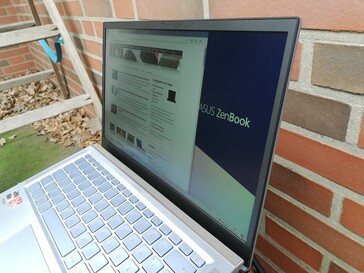 Asus ZenBook 14 - Außeneinsatz