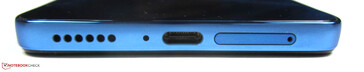 Fußseite: Lautsprecher, Mikrofon, USB-C 2.0, SIM-/microSD-Slot