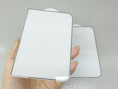 Geleakte Bilder der Displayschutzfolie des iPhone Ultra.