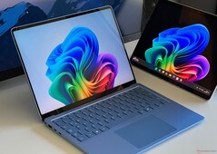 Der hübsche Microsoft Surface Laptop 4 ist auf Amazon momentan 15% günstiger (Bildquelle: Andreas Osthoff)