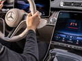 Drive Like-a-Boss: Mercedes S-Klasse und EQS laden zum Herumchauffieren mit dem elektronischen Drive Pilot ein - im nächsten Jahr gehts mit der S-Klasse los.