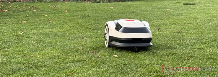 Der RoboUp Raccoon 2 SE bei der Arbeit