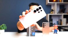 Das sündteuer vor dem Launch eingekaufte Samsung Galaxy S26 Ultra wird im ersten 15 Minuten Youtube-Video analysiert.