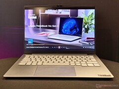 Das Lenovo ThinkBook 14x Gen 2 packt Intel Panther Lake in ein 990 Gramm leichtes Gehäuse.