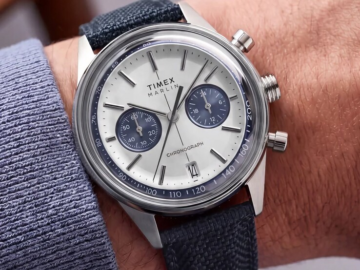 Nahaufnahme des Timex Marlin Jet Chronograph TW2Y89900 am Handgelenk