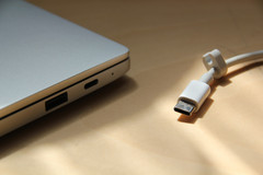 Hacker können Laptops über deren USB-C-Charger kapern