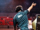 Valyn auf der Bühne bei Champions Shanghai
