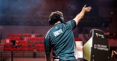 Valyn auf der Bühne bei Champions Shanghai
