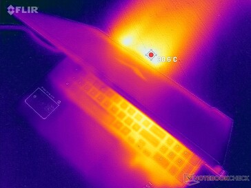 Hinterer Luftauslass. Im Gegensatz zu den Serien Omen 15 und 16 gibt es keinen seitlichen Auslass